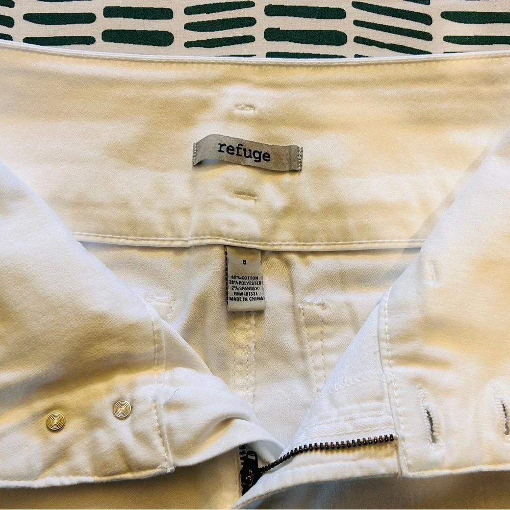 Size 8 • Refuge High-Rise White Skinny Jeans – Triple Button Detail - Picture 6 of 7